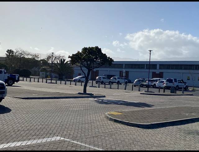 298M² RETAIL TO LET IN TOKAI